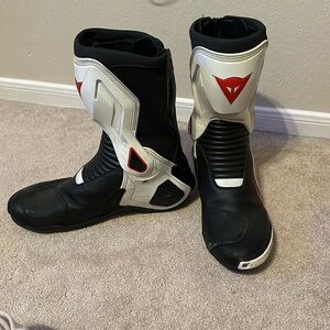 Dainese course out D1 boots